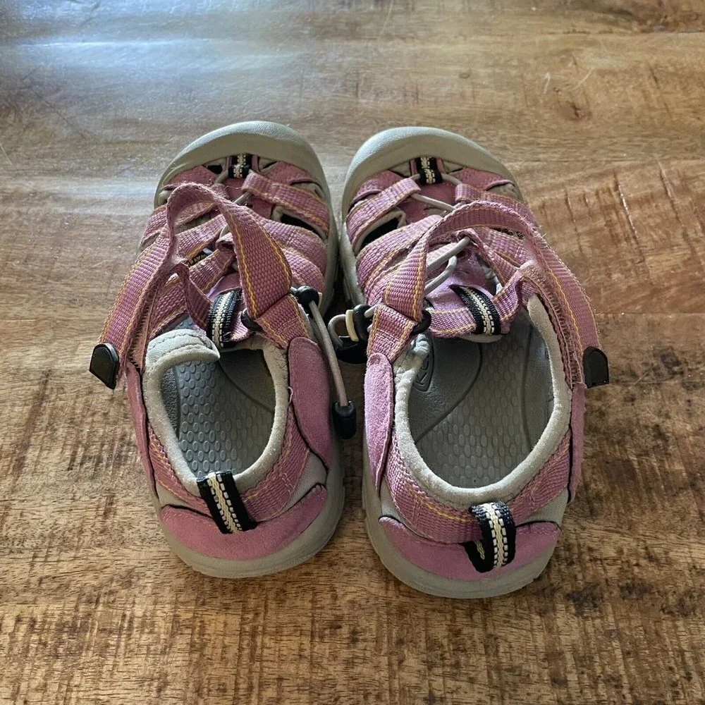 KEEN Newport H2 Pink Waterproof Outdoor Sandal Shoe Size 4 US Hiking Closed Toe